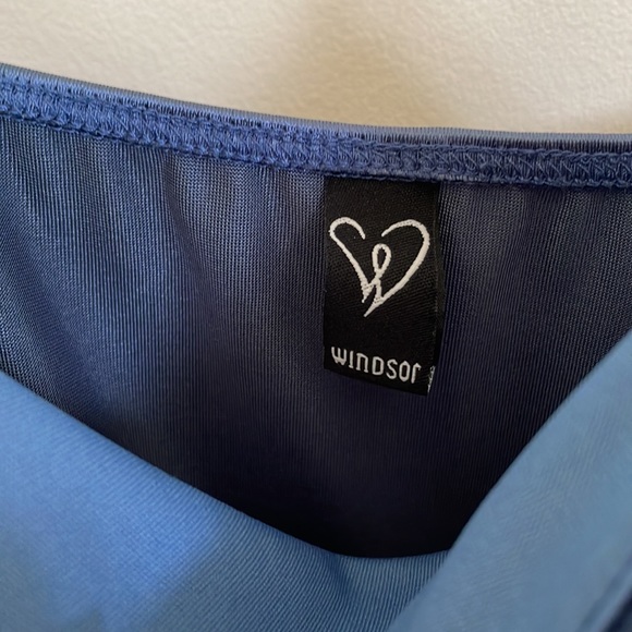 Stylish WINDSOR Dress🦋just in time for Prom👑 - Picture 4 of 6